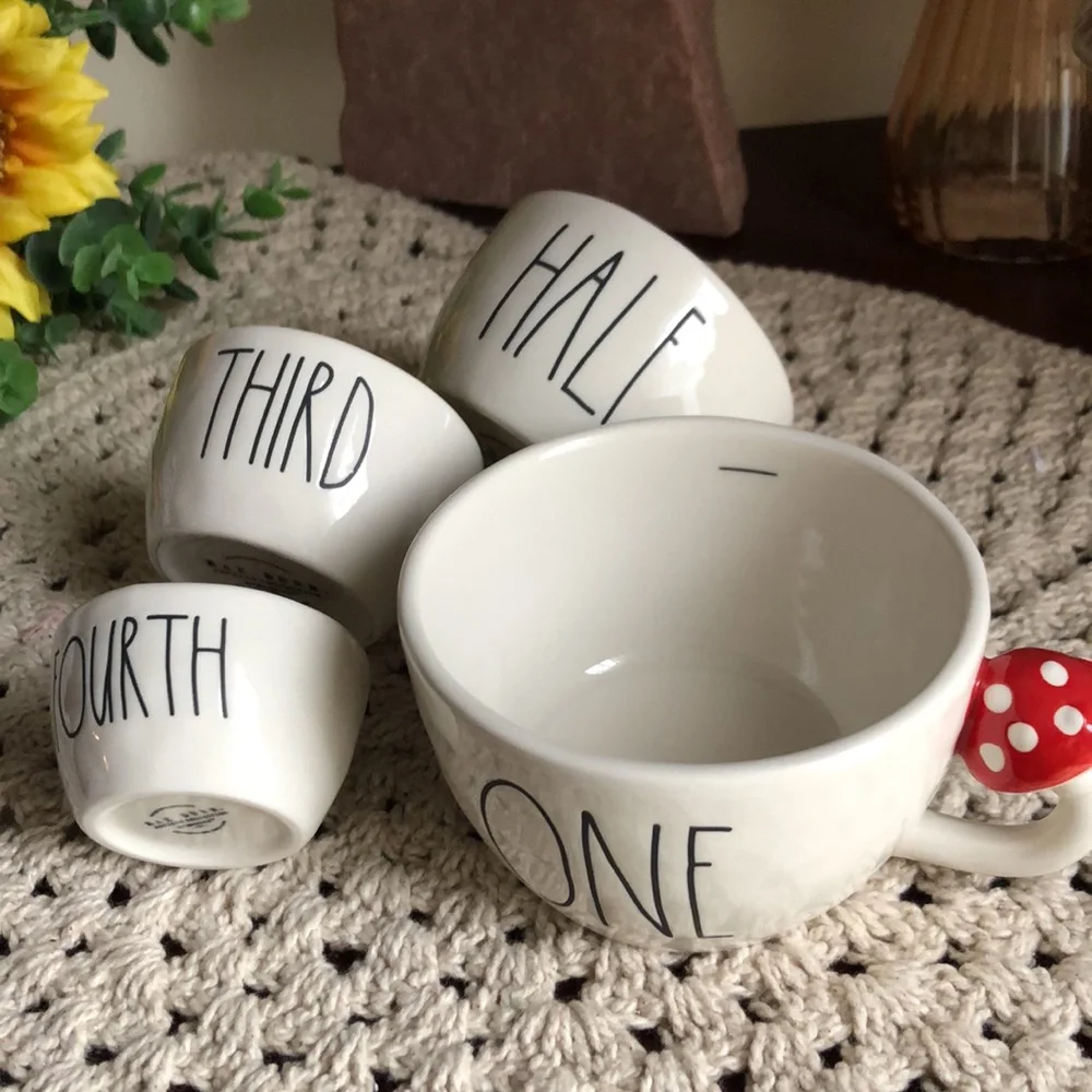 Rae Dunn Measuring Cups with Mushroom Handle